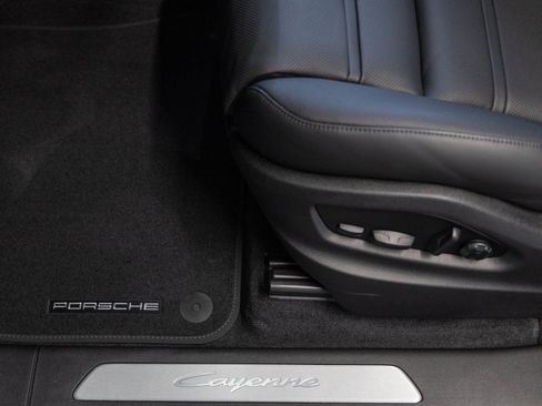 Certified 2026 Porsche Cayenne Coupe image 22