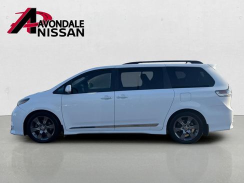 Used 2015 Toyota Sienna SE Premium FWD image 3