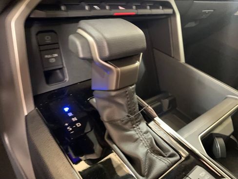 Used 2025 Toyota Tundra SR5 AWD/4WD image 39