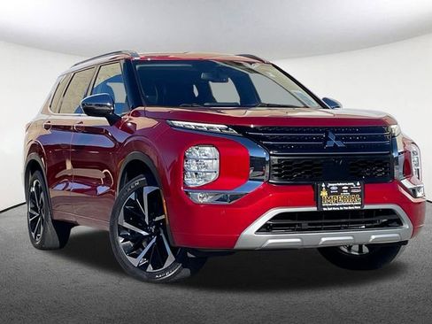 Used 2022 Mitsubishi Outlander SEL image 2