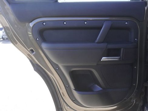 New 2026 Land Rover Defender 110 X-Dynamic SE image 28