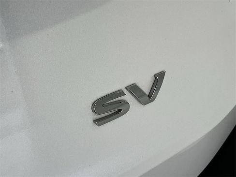 Used 2023 Nissan Rogue SV image 29