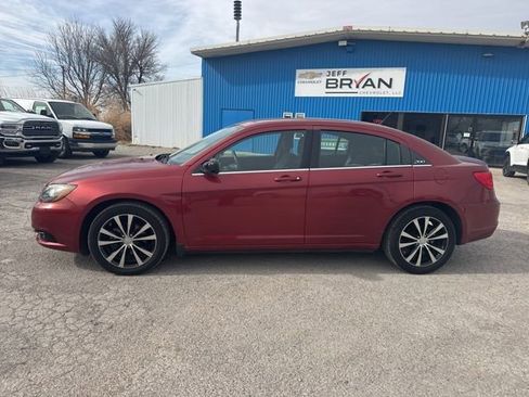 Used 2013 Chrysler 200 Touring w/ S Exterior Appearance Pkg image 2