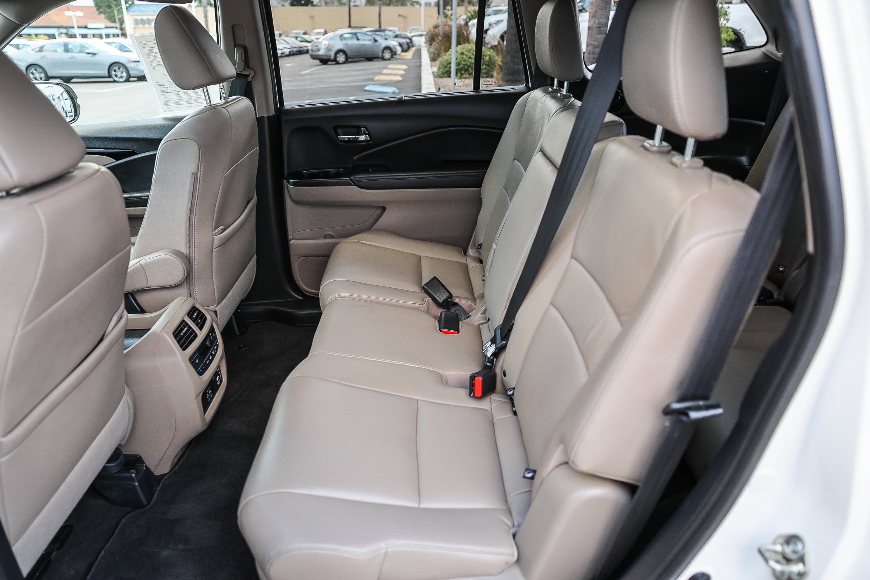Certified 2019 Honda Pilot Touring image 10