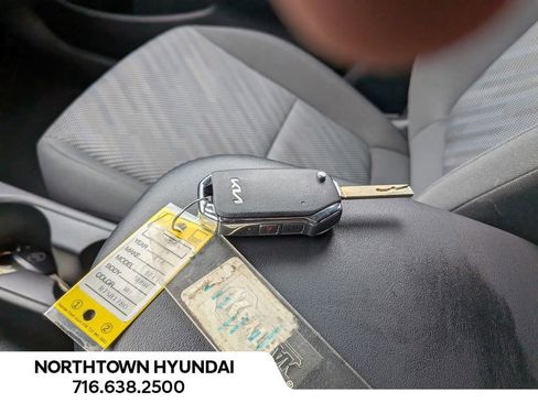 Used 2024 Kia Seltos LX image 19