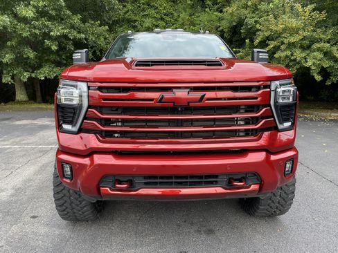 Used 2024 Chevrolet Silverado 2500 High Country w/ Technology Package AWD/4WD image 3
