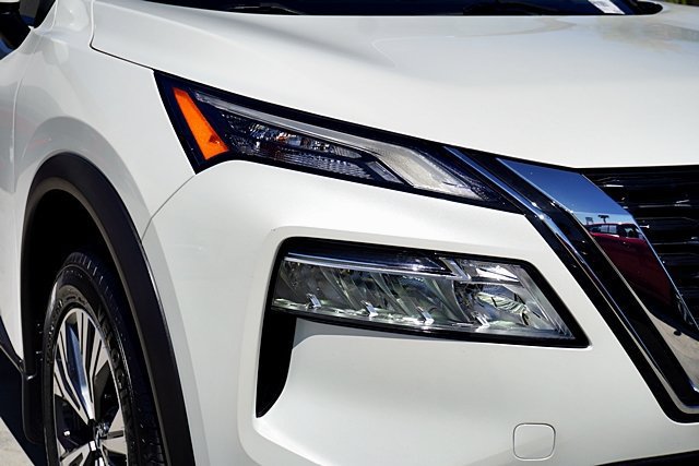 Used 2023 Nissan Rogue SV w/ SV Premium B Package FWD image 12