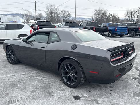 Used 2022 Dodge Challenger R/T w/ Blacktop Package image 7