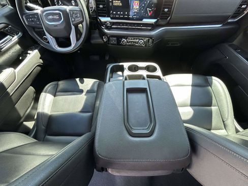 Used 2025 GMC Sierra 1500 SLT AWD/4WD image 12