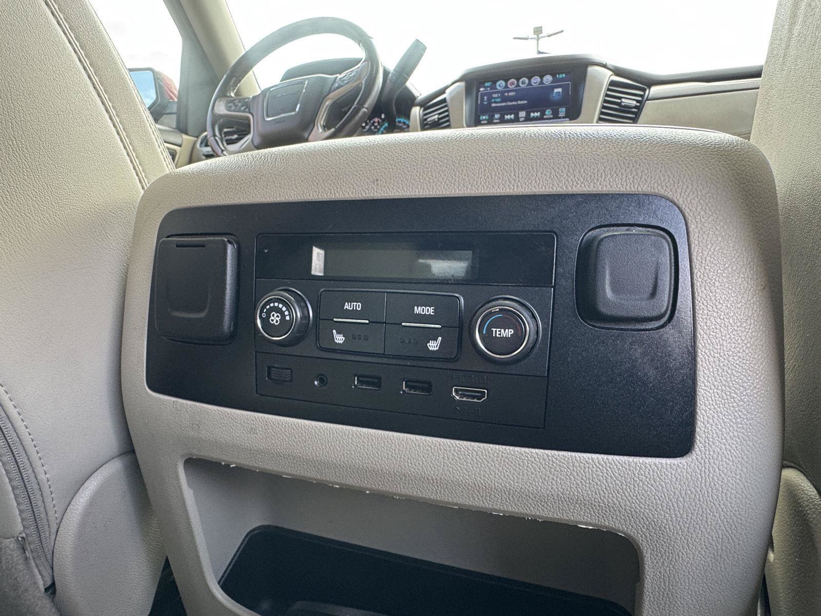 Used 2019 GMC Yukon Denali w/ Denali Ultimate Package AWD/4WD image 30