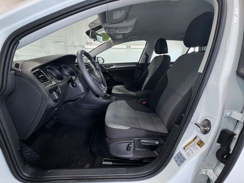 Used 2016 Volkswagen e-Golf SE w/ DC Fast Charging Package FWD image 12