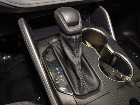 Used 2023 Toyota Highlander L image 16