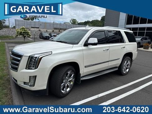 Used 2015 Cadillac Escalade Luxury AWD/4WD image 1