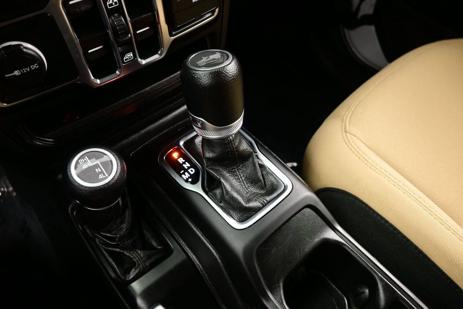 Used 2022 Jeep Wrangler Unlimited Sport AWD/4WD image 22