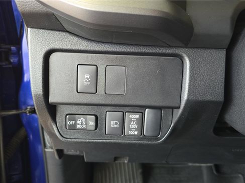 Used 2022 Toyota Tacoma TRD Off-Road image 24