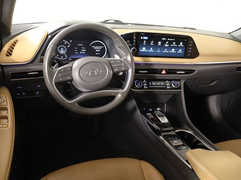 Used 2020 Hyundai Sonata Limited w/ Preferred Accessory Package FWD image 2