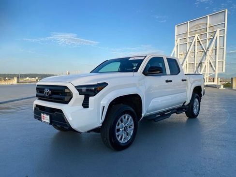 Certified 2025 Toyota Tacoma SR w/ SR Upgrade Package AWD/4WD image 5