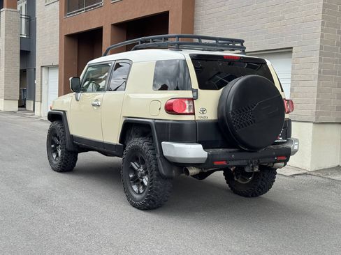 Used 2008 Toyota FJ Cruiser 4WD image 3