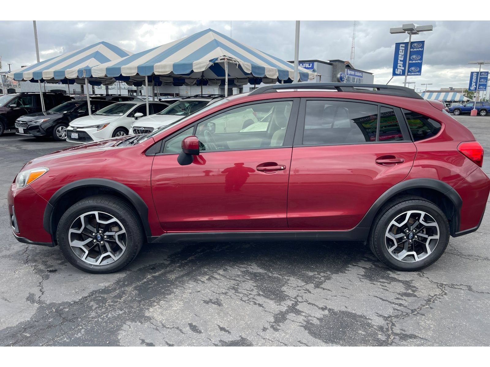 Used 2017 Subaru Crosstrek 2.0i Premium AWD/4WD image 2
