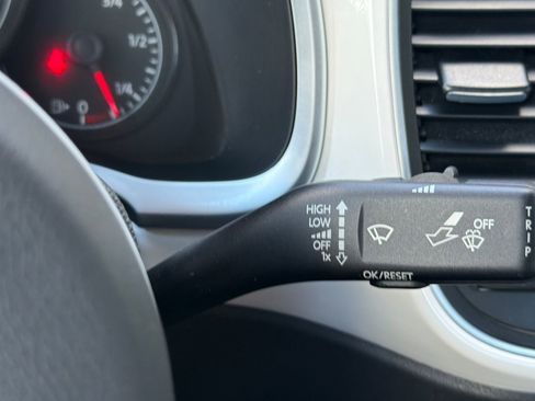 Used 2012 Volkswagen Beetle 2.5 image 30