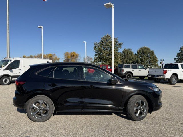 Certified 2024 Ford Escape ST-Line w/ Tech Pack #1 AWD/4WD image 9