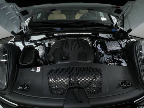 New 2026 Porsche Macan image 36