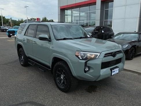 Used 2022 Toyota 4Runner Trail Special Edition AWD/4WD image 7