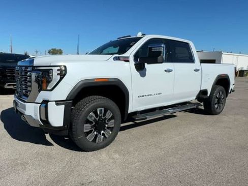 New 2026 GMC Sierra 2500 Denali w/ Denali Reserve Package image 4