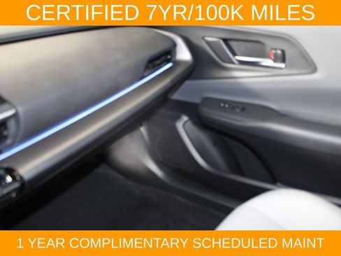 Used 2025 Toyota Prius XLE FWD image 14