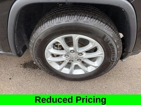 Used 2022 Jeep Grand Cherokee Laredo E w/ Security & Convenience Group AWD/4WD image 42