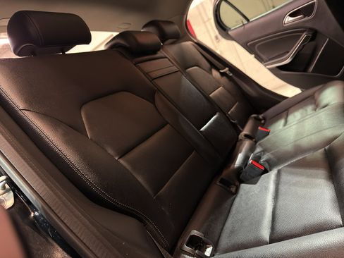 Used 2015 Mercedes-Benz GLA 250 4MATIC image 27