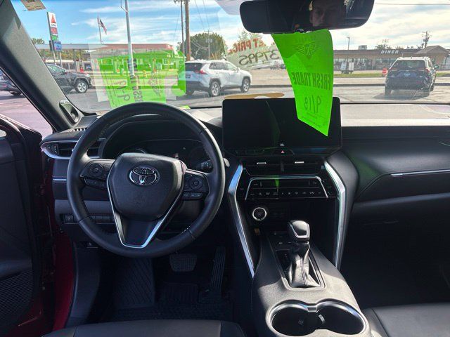 Used 2024 Toyota Venza XLE AWD/4WD image 20