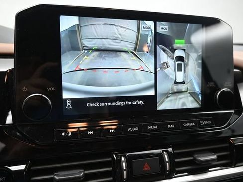 Used 2025 Nissan Pathfinder Platinum FWD image 51