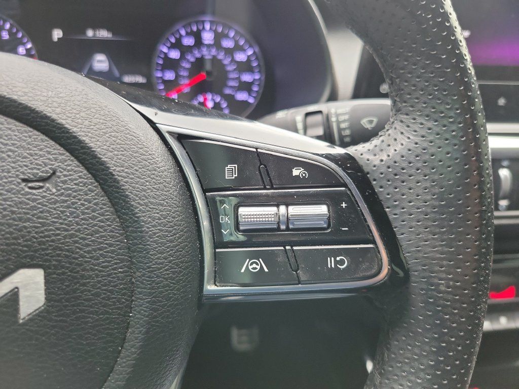 Certified 2022 Kia Forte GT-Line FWD image 17