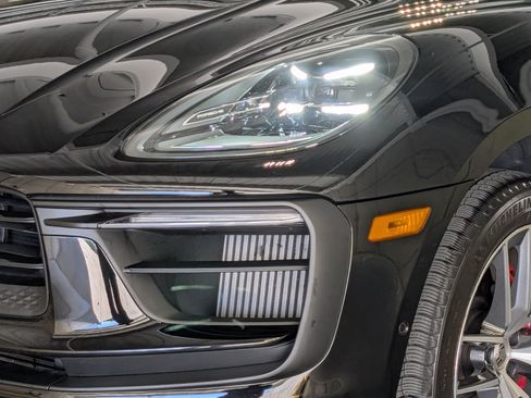 Certified 2025 Porsche Macan S AWD/4WD image 13