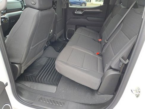 New 2026 GMC Sierra 1500 SLE w/ Preferred Package image 17