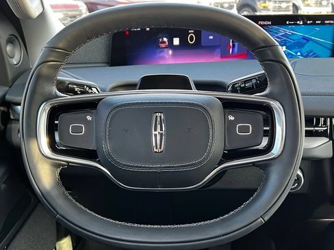 Used 2025 Lincoln Navigator Reserve AWD/4WD image 28