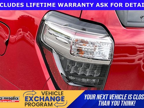 Used 2022 Toyota 4Runner SR5 Premium image 25