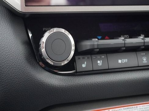 New 2025 Toyota Tundra Limited image 27