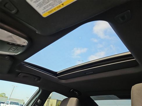 Used 2023 Dodge Charger Scat Pack w/ Navigation & Travel Group image 19