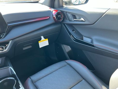 New 2026 Chevrolet Equinox RS image 11