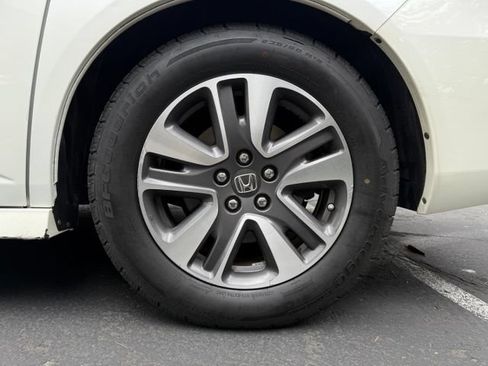 Used 2014 Honda Odyssey Touring Elite image 32