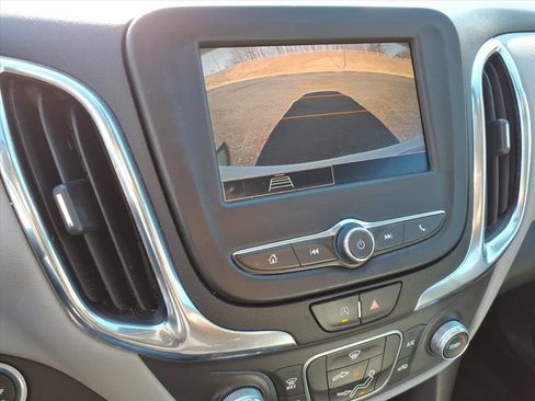 Used 2022 Chevrolet Equinox LT image 35