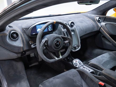 Used 2019 McLaren 600LT RWD image 9
