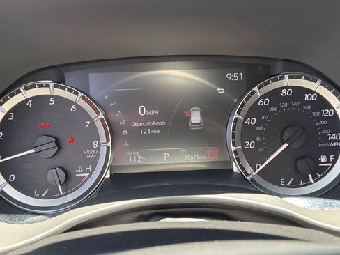 Certified 2025 Toyota Highlander XLE FWD image 15