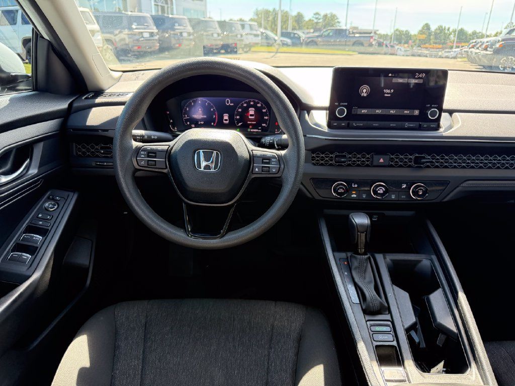 Used 2025 Honda Accord LX image 8