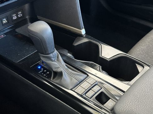 Used 2025 Toyota Camry LE FWD image 18