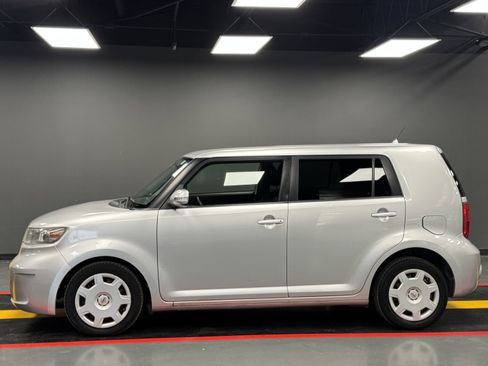 Used 2009 Scion xB image 3