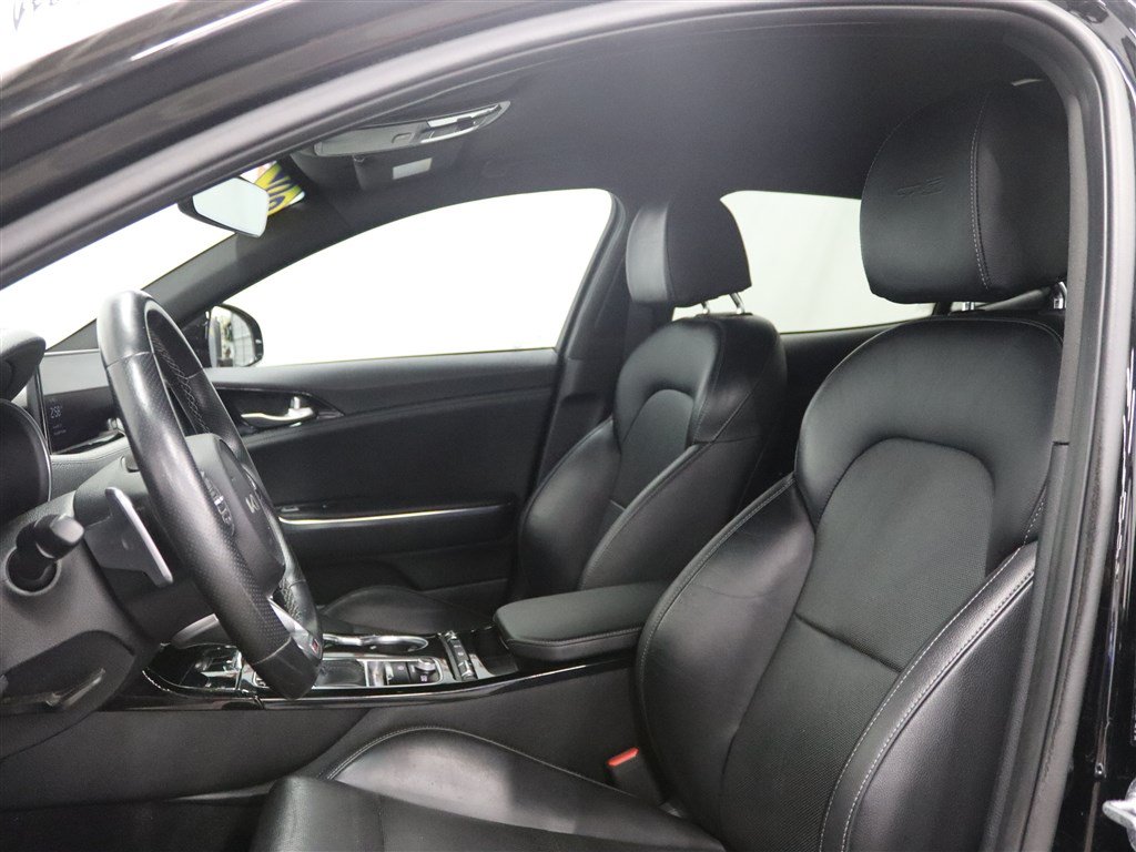 Used 2022 Kia Stinger GT-Line RWD image 14