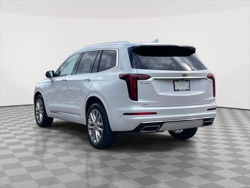 Used 2023 Cadillac XT6 Premium Luxury image 5